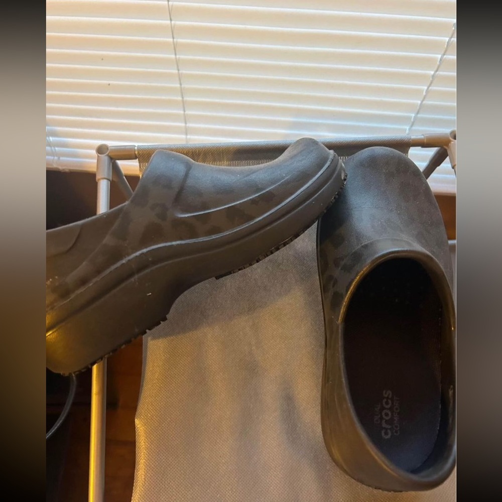 Nursing crocs